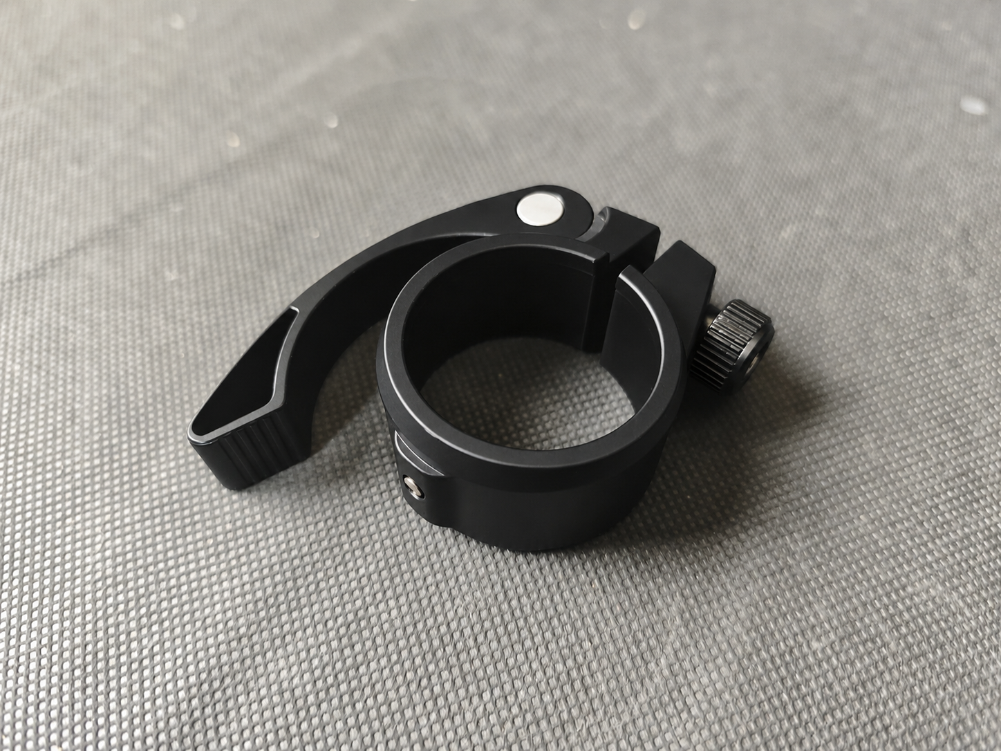 WANDLER Schnellspanner Sitz 31,6mm für WANDLER Elektroroller - Ersatzteil zur Befestigung und Verbesserung des Sitzkomforts, perfekt für Reparaturen an elektrischen Scootern.